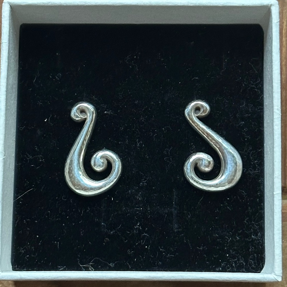 Elegant Silver Swirl Earrings